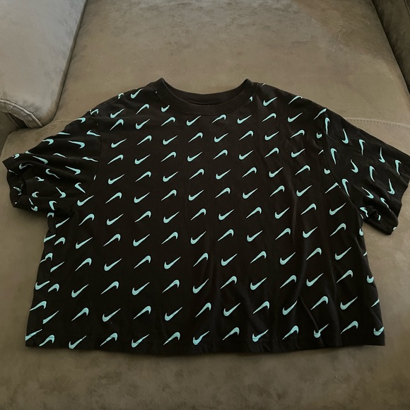 oversized nike crop top